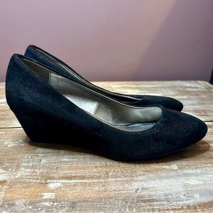 Bandolino Black Wedge Shoes